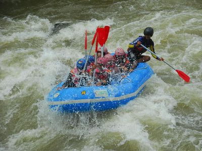 Foto: Mudik ke Banjarnegara Coba Main Arung Jeram