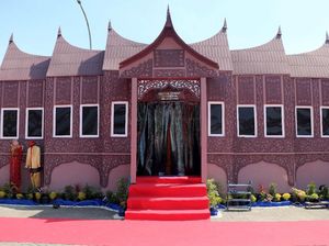 Unik! Pos PAM di Gresik Dihias Jadi Rumah Adat Hingga Istana Negara