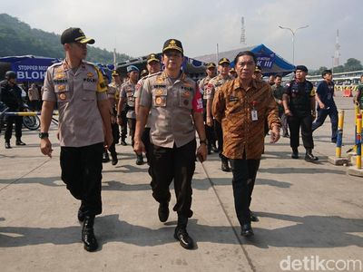 Momen Wakapolri Pantau Arus Mudik di Pelabuhan Merak