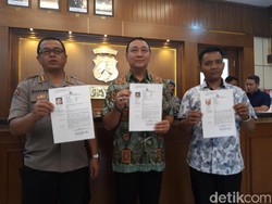 Polisi Kejar 21 Orang Pembakar Polsek di Sampang, 5 di Antaranya Habib