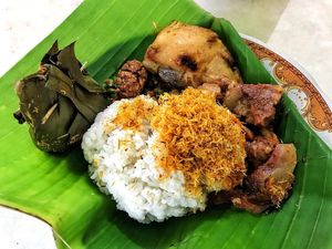 Di Jalur Gresik ke Banyuwangi Ada Kelan Ikan dan Sego Tempong Sedap