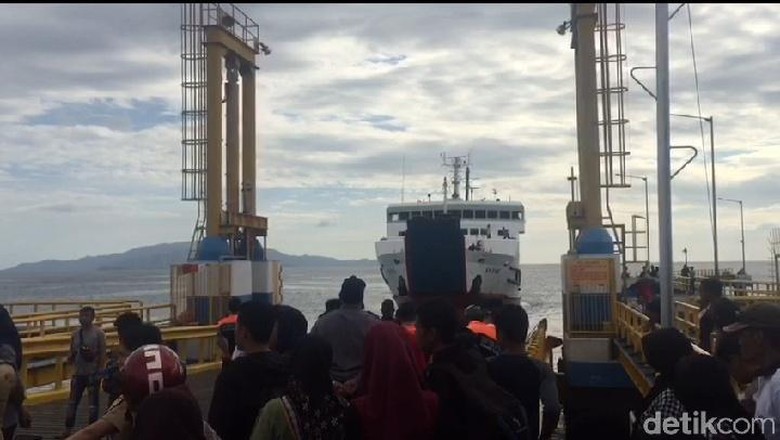 Terjatuh Di Atas Kapal Menuju Bajoe Sulsel, Seorang Pemudik Tewas