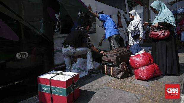 Tiket Pesawat Mahal, Mudik di Sumatera Pakai Bus Laris Manis