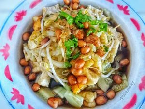 Nyam! Gurih Segar Kupat Tahu Magelang Untuk Buka Puasa