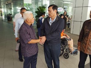 Jenguk Ani Yudhoyono, Luhut Binsar Diterima Hatta Rajasa Jenguk Ani Yudhoyono, Luhut Binsar Diterima Hatta Rajasa