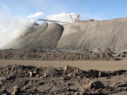 Apa Itu Rare Earth yang Dibahas Luhut dan Prabowo?