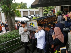 Pesawat yang Membawa Jenazah Ani Yudhoyono Take Off ke Jakarta