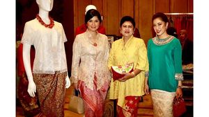 Foto: Mengenang Gaya Kompak Bu Ani dan Anak-anak Menantunya