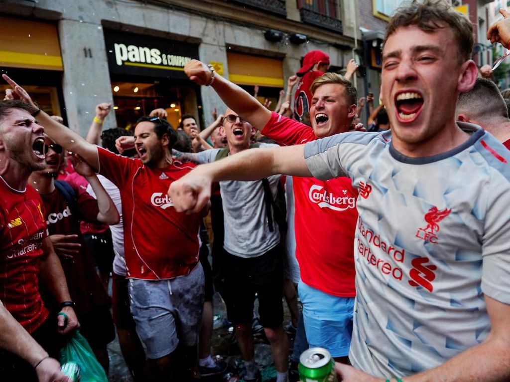 Fans Liverpool Hilang di Madrid, Eh Ternyata Ditangkap Polisi Fans Liverpool Hilang di Madrid, Eh Ternyata Ditangkap Polisi