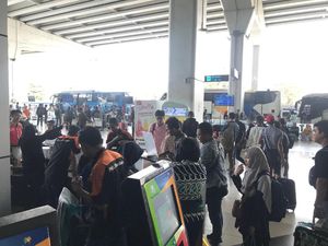 Angkasa Pura II Prediksi Besok Jadi Puncak Mudik Jalur Udara Angkasa Pura II Prediksi Besok Jadi Puncak Mudik Jalur Udara