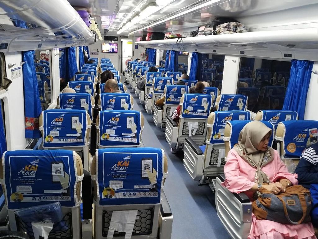 2 Kereta Tambahan Diluncurkan untuk Rute Bandung-Semarang PP 2 Kereta Tambahan Diluncurkan untuk Rute Bandung-Semarang PP