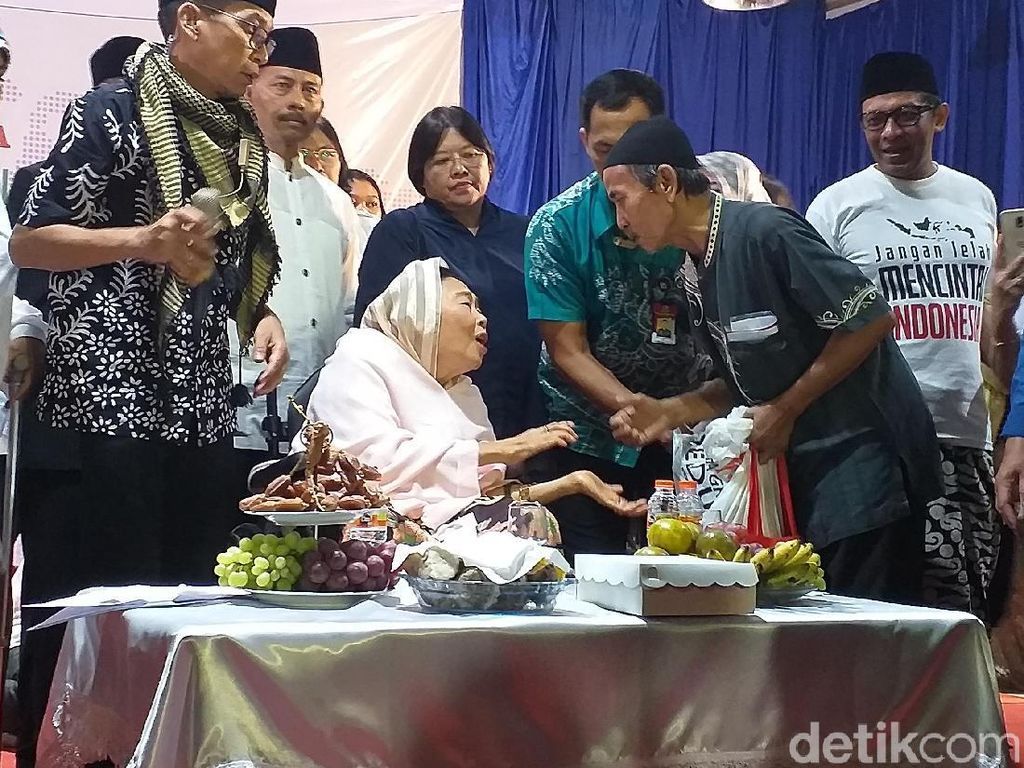 Sahur Keliling Dilakukan Sinta Nuriah Wahid Sejak Gus Dur jadi Presiden Sahur Keliling Dilakukan Sinta Nuriah Wahid Sejak Gus Dur jadi Presiden