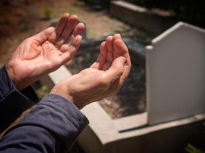Doa Ziarah Kubur Sesuai Sunnah, Versi Singkat hingga Panjang Doa Ziarah Kubur Sesuai Sunnah, Versi Singkat hingga Panjang