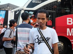 Bahagianya Sopi, Musisi Tunanetra yang Bisa Mudik Gratis