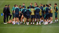 Mauricio Pochettino, menganggap duel dengan Liverpool di final Liga Champions tak hanya bergantung pada strategi di lapangan. Dia akan menggabungkannya dengan energi positif agar pemain tak memiliki rasa takut. REUTERS/Toby Melville.