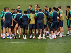 Mauricio Pochettino, menganggap duel dengan Liverpool di final Liga Champions tak hanya bergantung pada strategi di lapangan. Dia akan menggabungkannya dengan energi positif agar pemain tak memiliki rasa takut. REUTERS/Toby Melville.