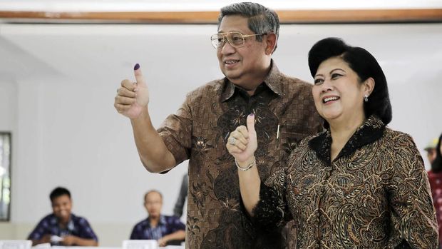 Momen Pertama SBY Ajak Keluarga Makan Bareng Sejak Kepergian Bu Ani