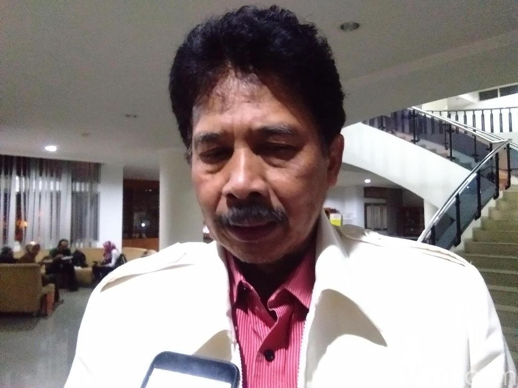 Soal Masjid Segitiga, Rektor UIN Yogya Bela Ridwan Kamil Soal Masjid Segitiga, Rektor UIN Yogya Bela Ridwan Kamil