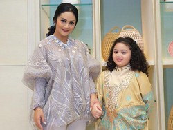 Dulu KD Naik Bajaj saat Pertama Rekaman, Kini Amora Diantar Alphard