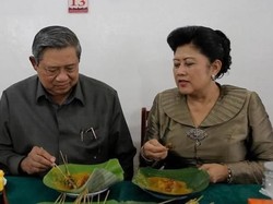 Tegang dan Sunyi, Kisah Sahur Pertama Ani Yudhoyono di Istana