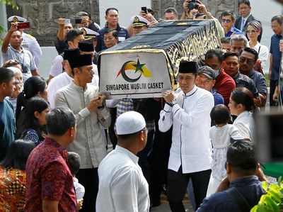 Momen SBY, AHY dan Ibas Tandu Keranda Jenazah Ani Yudhoyono