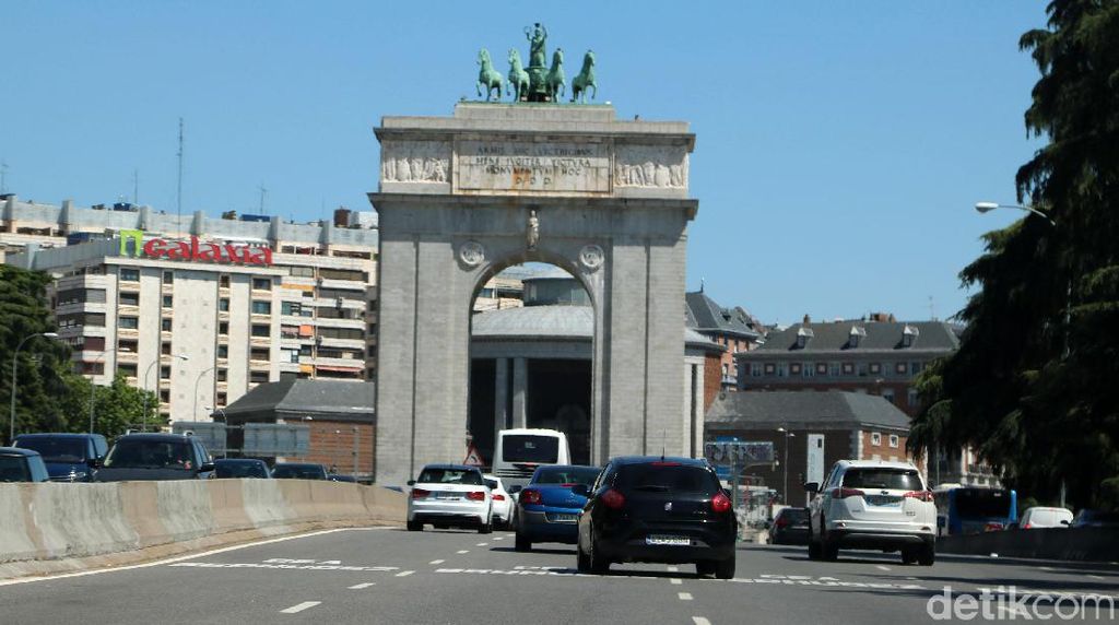 Awas, Mobil Tua Tidak Bisa Lewat di Pusat Kota Madrid