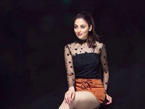 Foto: Liburannya Artis Cantik India, Zoya Afroz