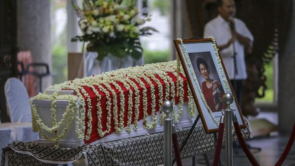 Jenazah Ani Yudhoyono Disemayamkan di KBRI