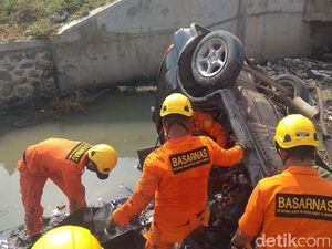 Kecelakaan Tunggal di Tol Pemalang, 2 Orang Tewas Kecelakaan Tunggal di Tol Pemalang, 2 Orang Tewas