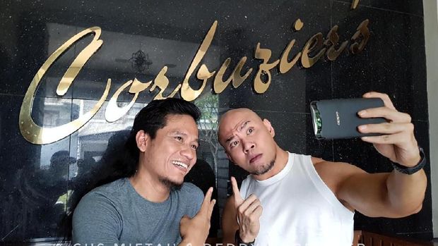 Deddy Corbuzier dan Gus Miftah