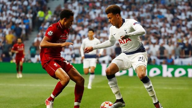 Gol Kilat Salah Antar Liverpool Ungguli Tottenham di Babak I