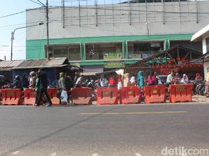 Libur Natal-Tahun Baru, Polisi Kanalisasi Pasar Limbangan Garut Libur Natal-Tahun Baru, Polisi Kanalisasi Pasar Limbangan Garut