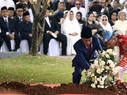Jokowi: Mari Lepas Ani Yudhoyono dengan Tenang dan Doa