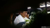 Momen Jenazah Ani Yudhoyono Disemayamkan, SBY Tak Kuasa Menahan Air Mata