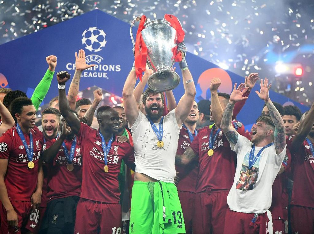 Silakan Ambil Trofi Liga Champions dari Alisson Kalau Bisa Silakan Ambil Trofi Liga Champions dari Alisson Kalau Bisa