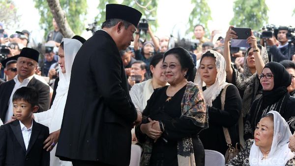 Momen-momen SBY-Megawati Salaman