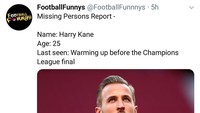 Meme menyerang striker Tottenham, Harry Kane, yang nyaris tak terlihat sepanjang laga. Penyerang Inggris itu minim bikin peluang ke gawang Liverpool. (Foto: Twitter @FootballFunnys)