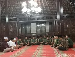 Mantan Rekan AHY di Militer Tahlilan untuk Bu Ani di Cikeas
