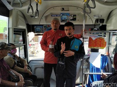 Melihat Dai Bus Kota Dakwah Tanpa Pamrih di Bandung