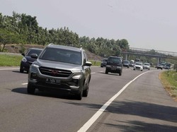 Terobos Trans Jawa dengan Wuling Almaz