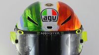 Helm Spesial Valentino Rossi di Italia