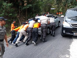 Viral Innova Mogok di Tanjakan, Ini Trik Biar Nggak Gagal Nanjak