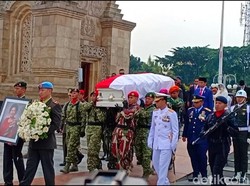 Jokowi Jadi Inspektur, Upacara Militer Pemakaman Ani Yudhoyono Dimulai