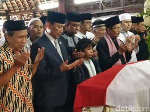 Anies soal Sosok Bu Ani: Seluruh Hidupnya Bermanfaat Bagi Semua Anies soal Sosok Bu Ani: Seluruh Hidupnya Bermanfaat Bagi Semua