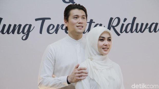Kata-kata Manis Syahrini di Momen Ultah Sang Suami, Reino Barack