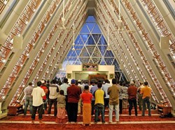 Masjid Segitiga yang Viral di Tanah Abang Karya Ridwan Kamil