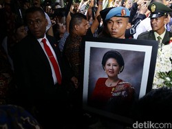 Bom Waktu di Balik Meninggalnya Arifin Ilham dan Ani Yudhoyono