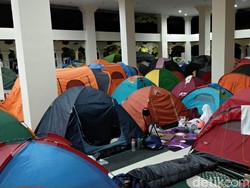 Ratusan Tenda Iktikaf di 10 Hari Terakhir Ramadhan