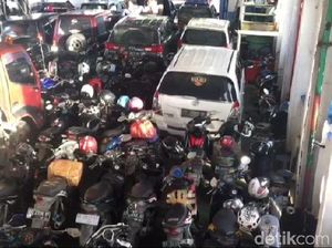Pemudik di Pelabuhan Konsel Sultra Membeludak, Petugas Kewalahan