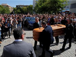 Puluhan Pesepakbola Top Antar Reyes ke Peristirahatan Terakhir